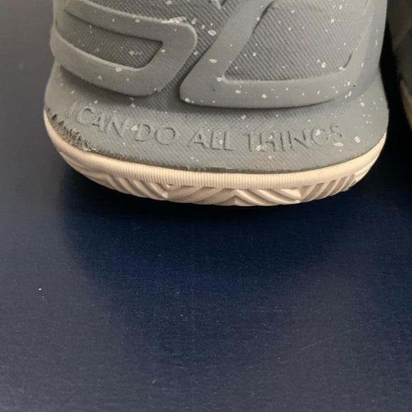 Youth Stephen Curry 3’s Basketball Shoes - Picture 5 of 7